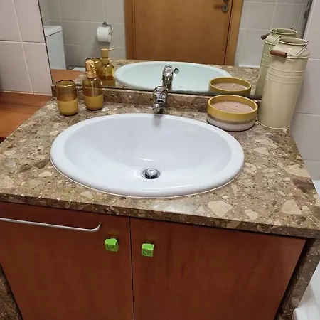 Near Airport & Citycenter Free Parking Daire *