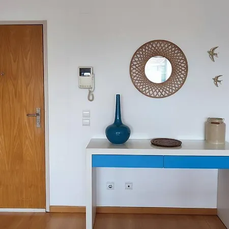 Appartamento Near Airport & Citycenter Free Parking Lisbona