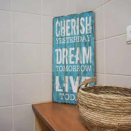 Apartamento Near Airport & Citycenter Free Parking